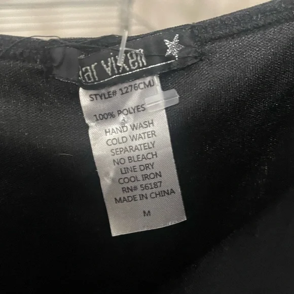 Beautiful Black Dress with White Bow - Picture 4 of 4